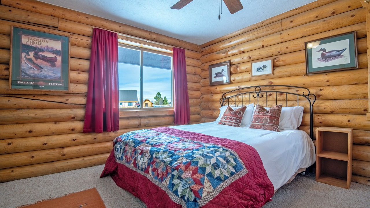 Photo of Bedroom in Victor