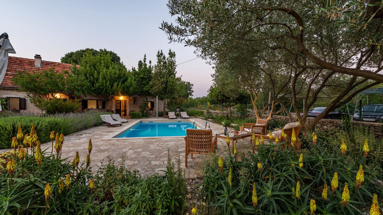 Photo of Outdoor in Oklaj