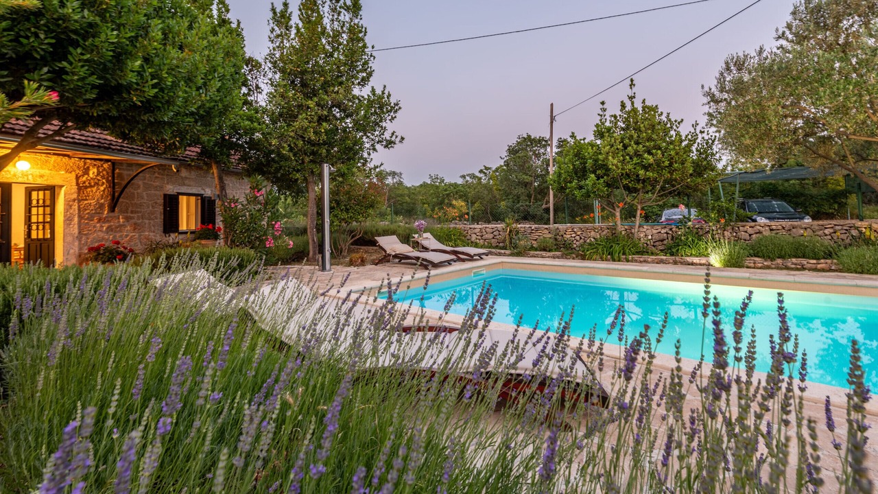 Photo of Outdoor in Oklaj