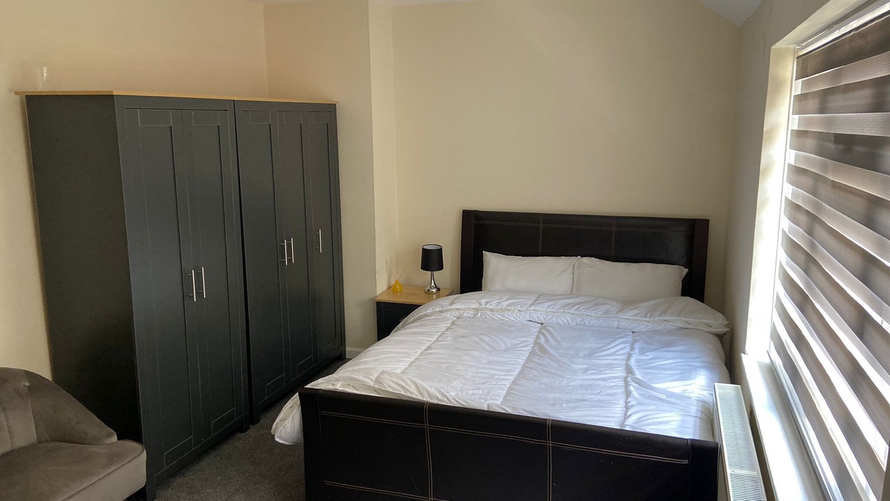 Photo of Bedroom in Alibon