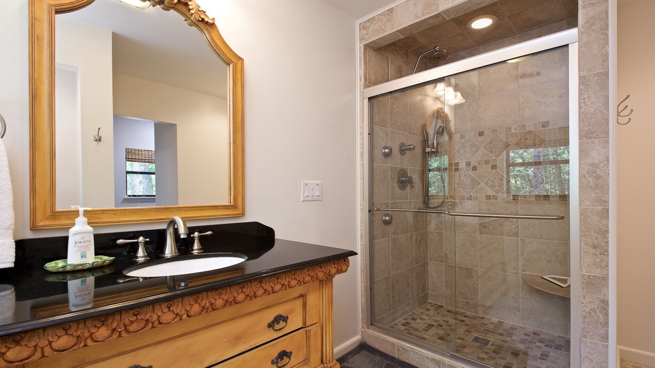 Photo of Bathroom in Rising Fawn