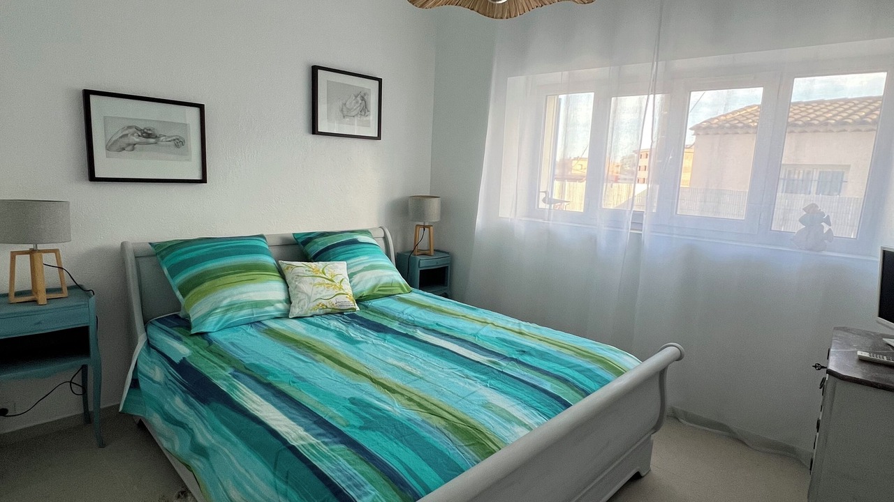 Photo of Bedroom in Mandelieu-La-Napoule