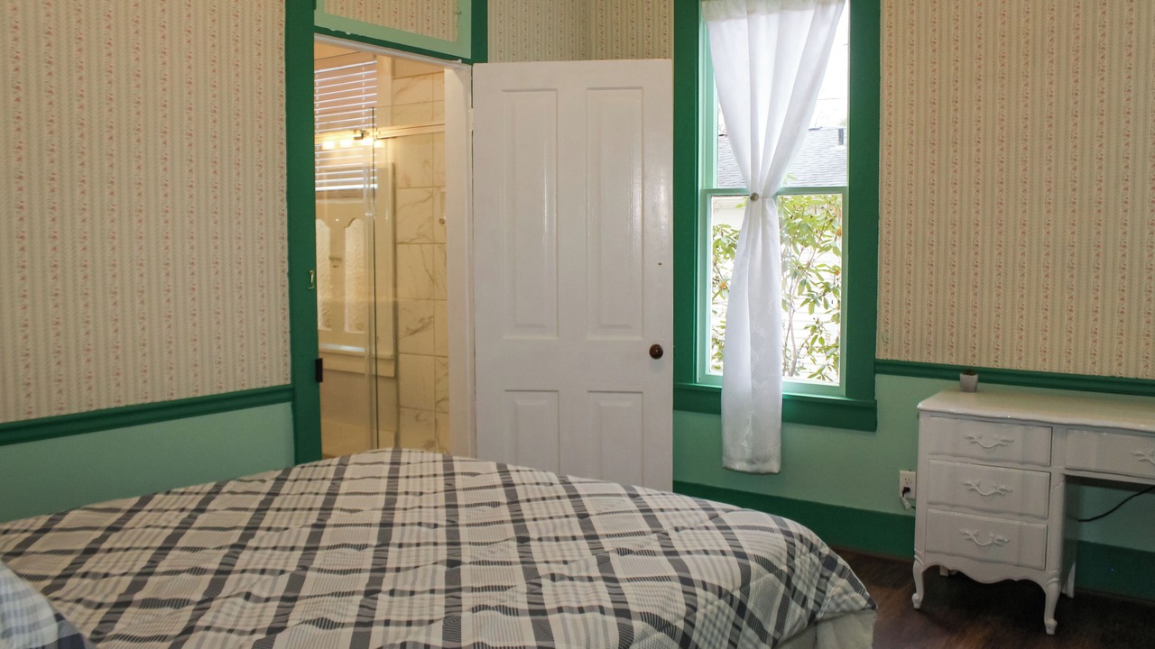 Photo of Bedroom in Butler