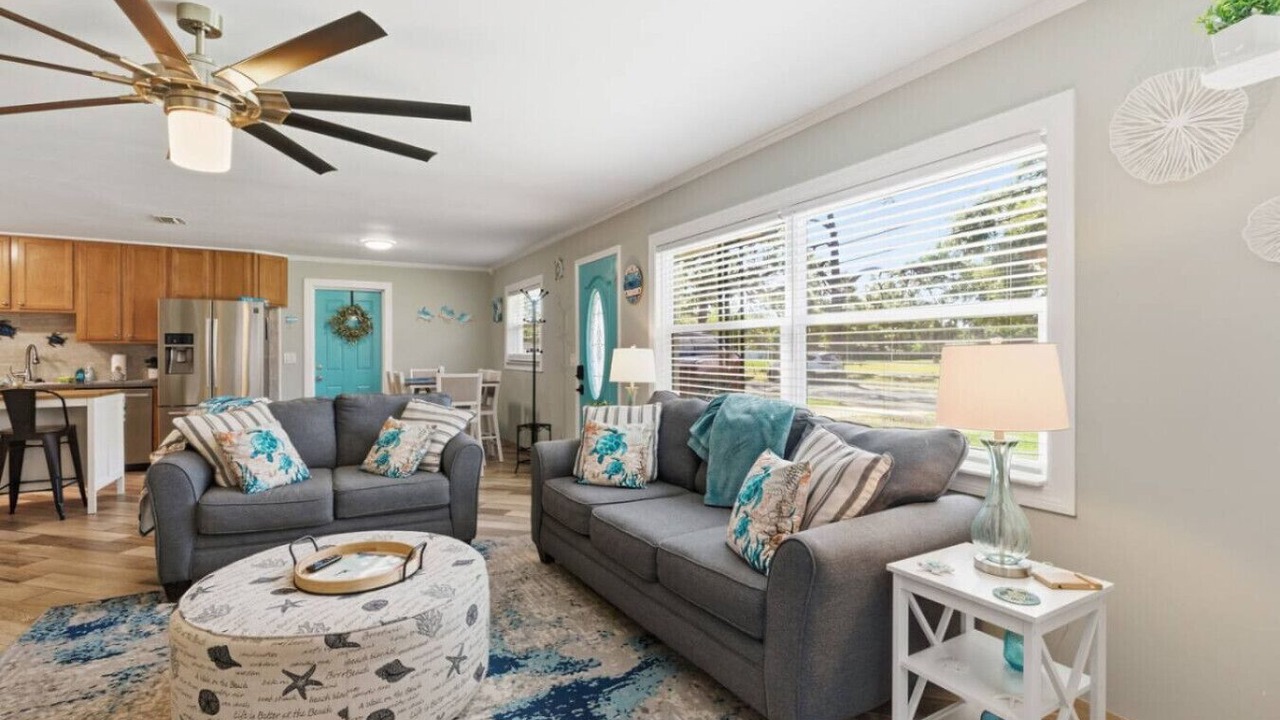 Photo of Livingroom in Disston Heights