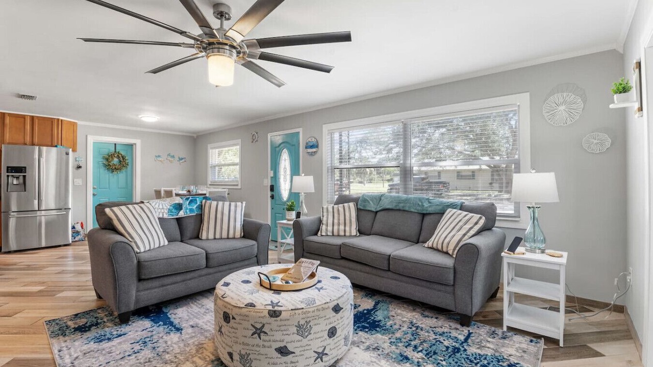 Photo of Livingroom in Disston Heights
