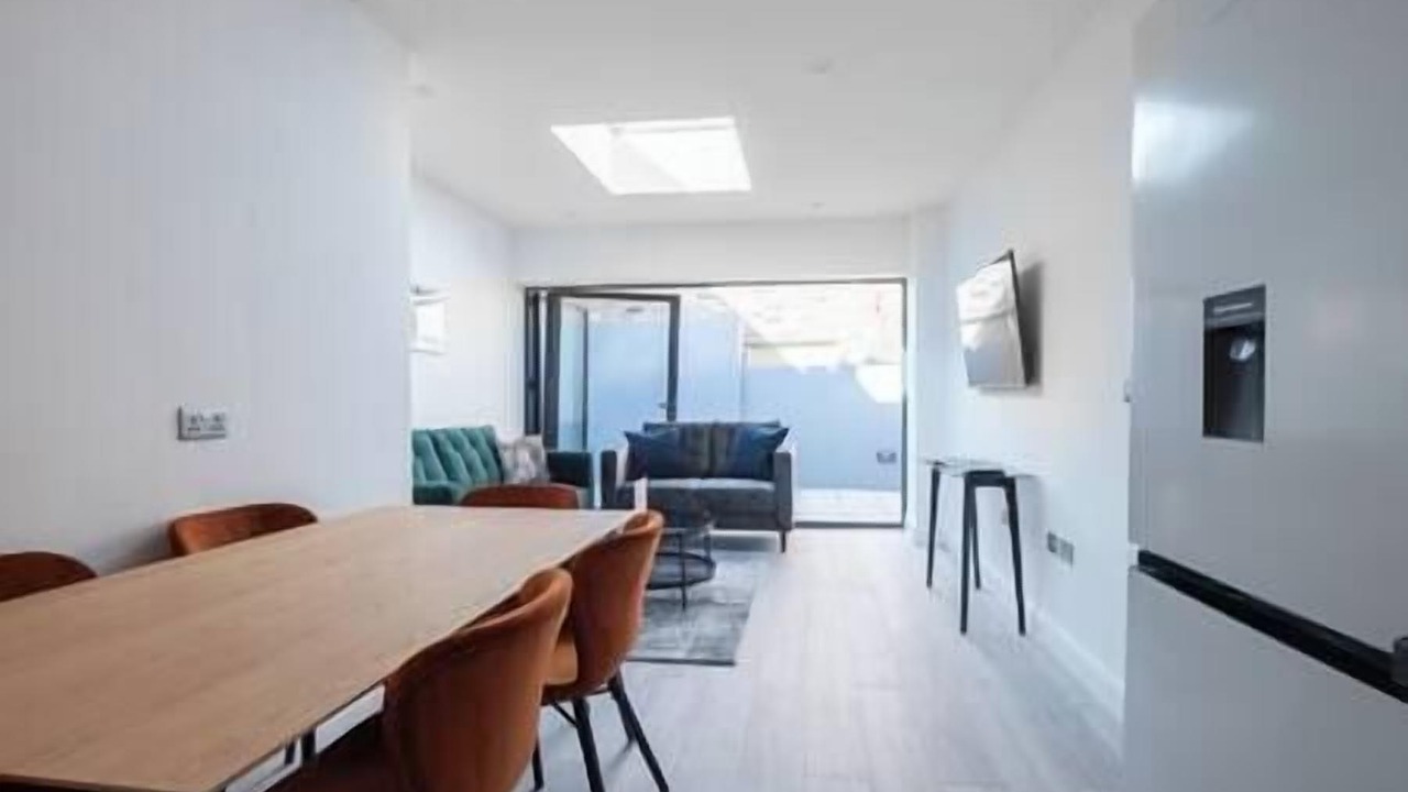 Photo of Others in Notting Dale