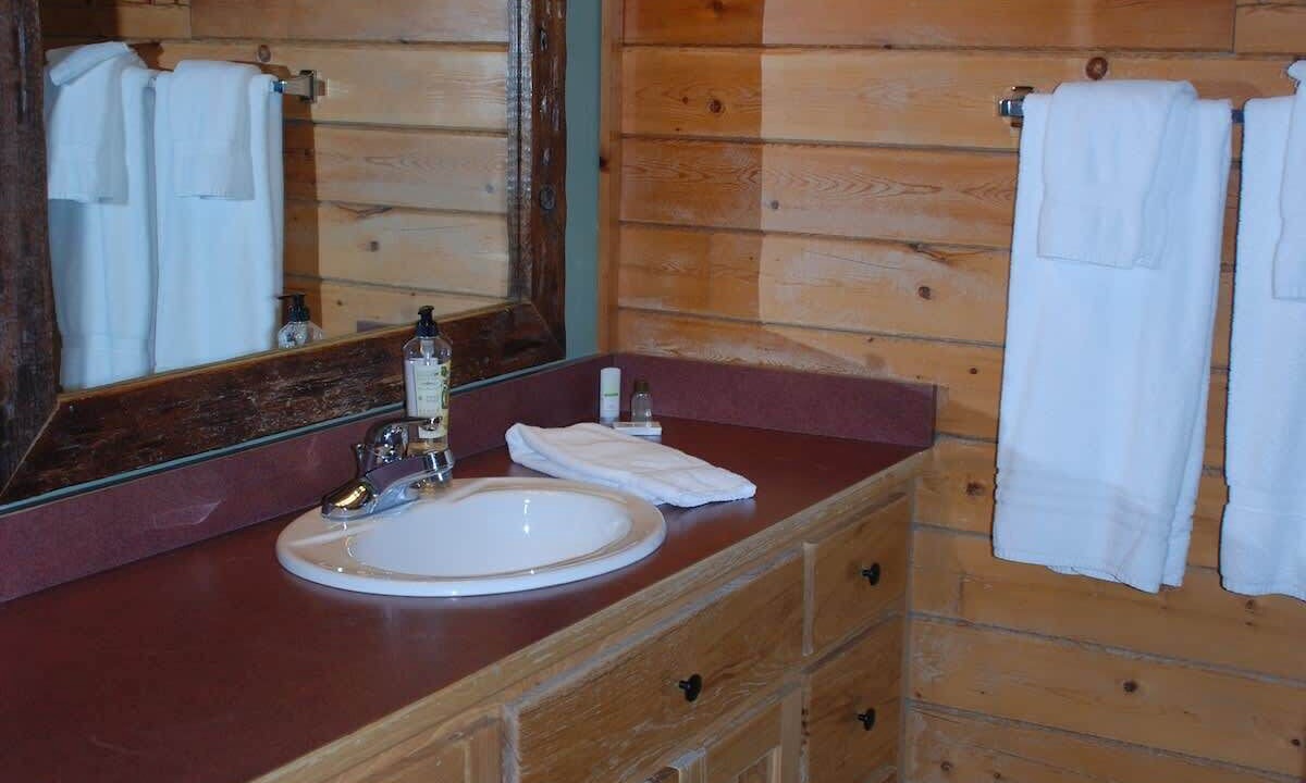 Photo of Bathroom in Garfield