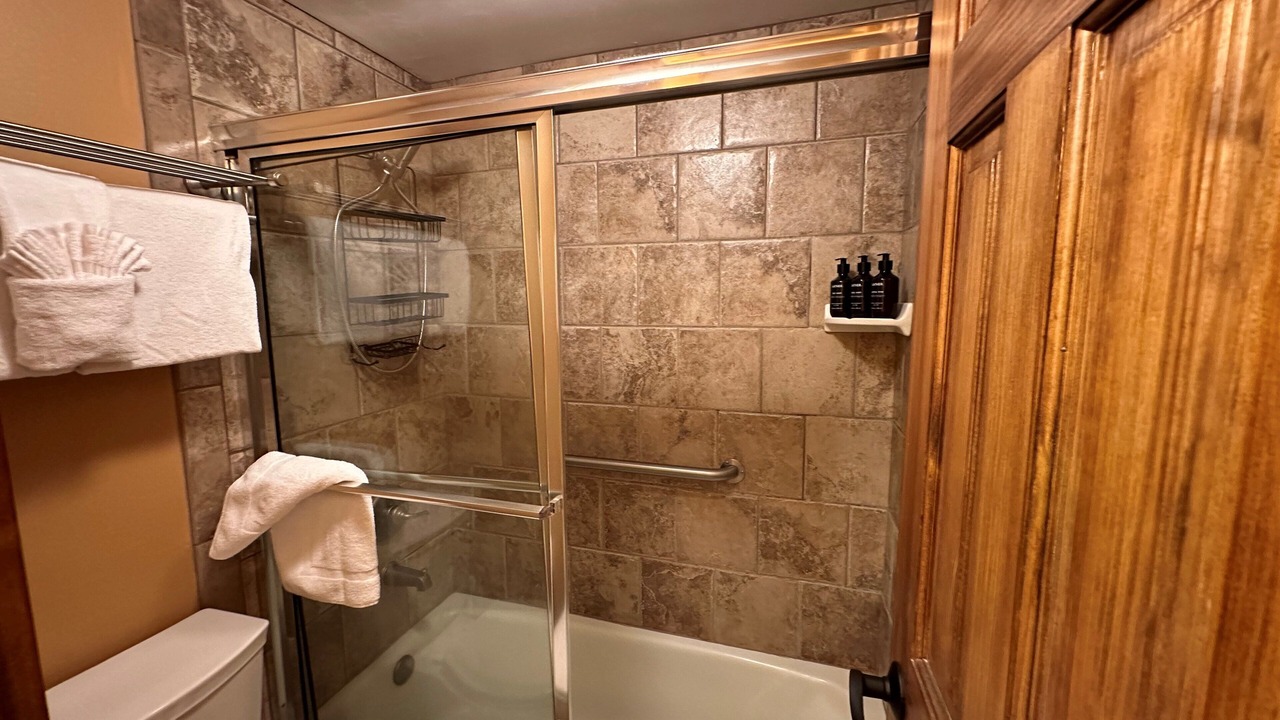 Photo of Bathroom in Lakeside Village