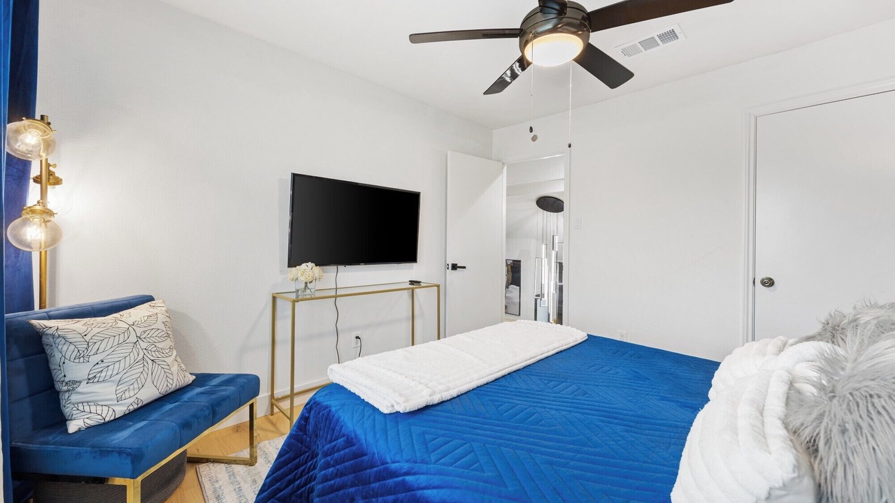 Photo of Bedroom in Lake Highlands