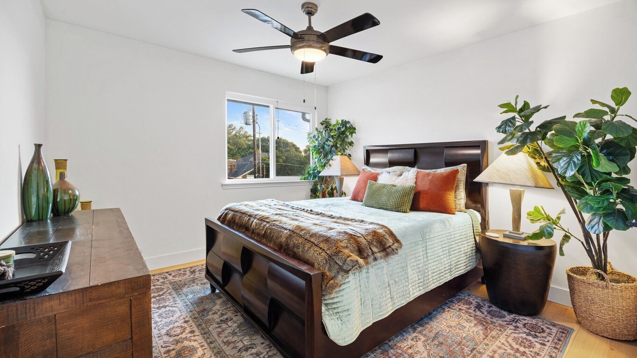 Photo of Bedroom in Lake Highlands
