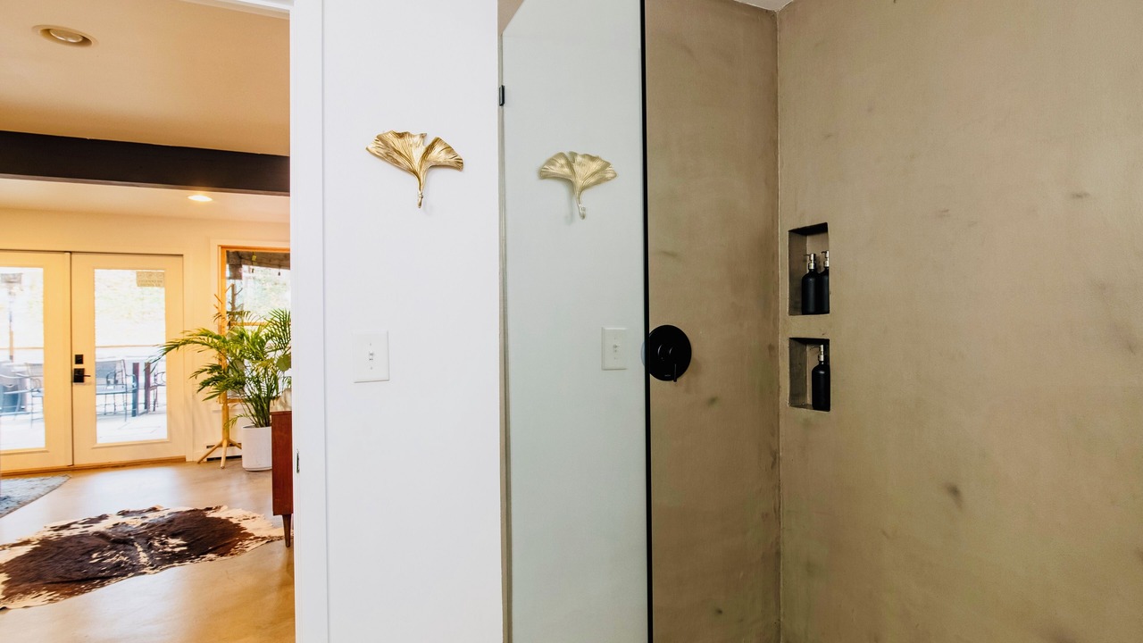 Photo of Bathroom in Newburgh
