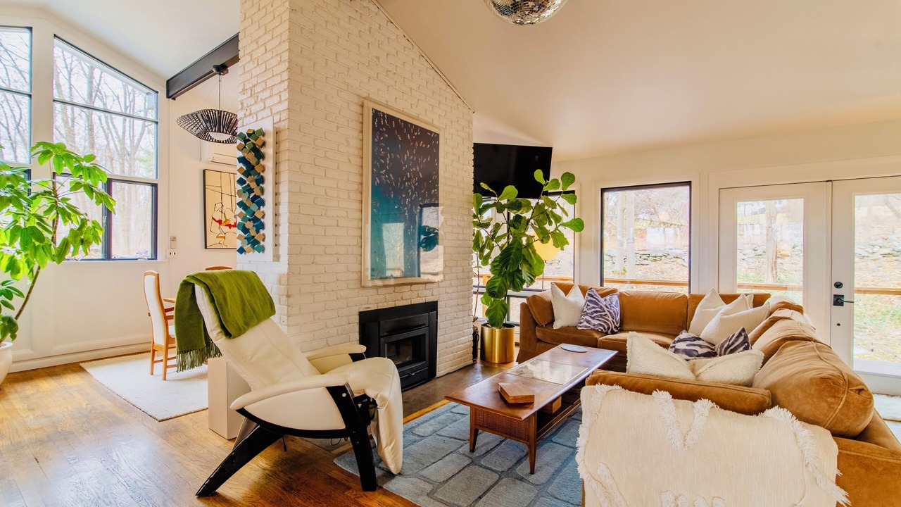 Photo of Livingroom in Newburgh