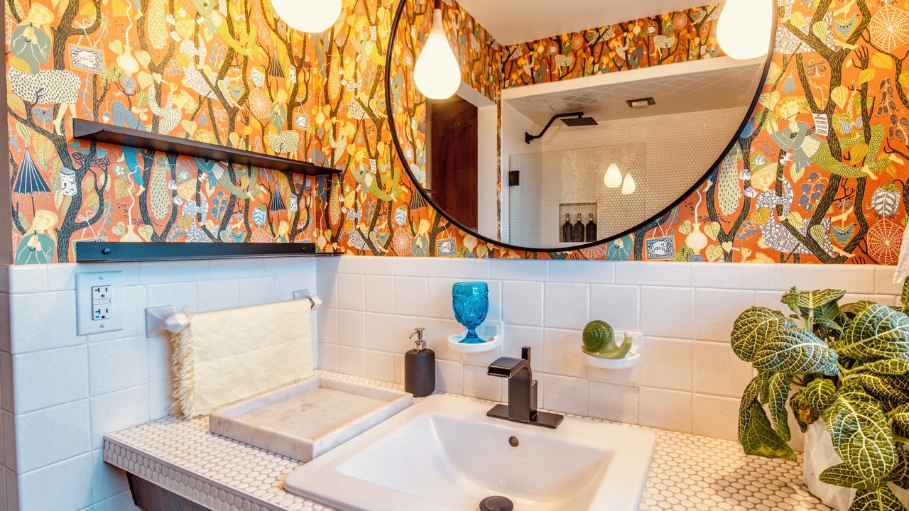 Photo of Bathroom in Newburgh