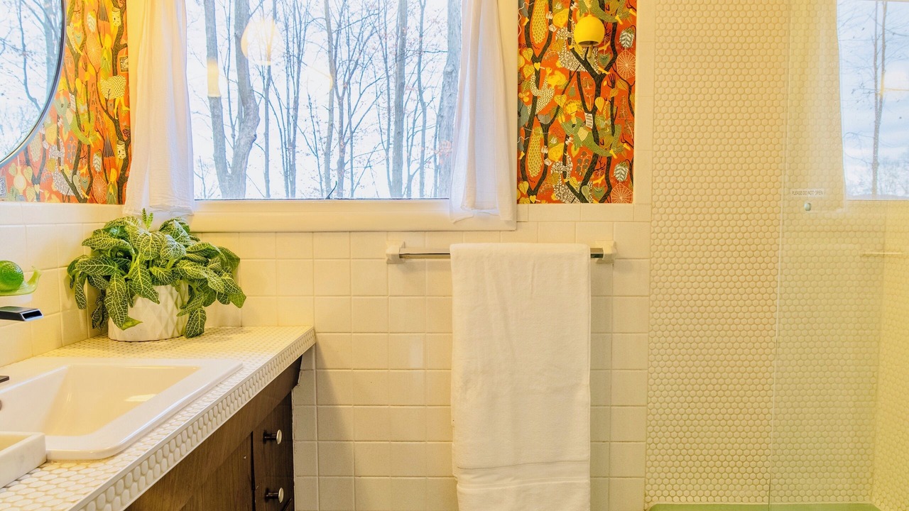 Photo of Bathroom in Newburgh
