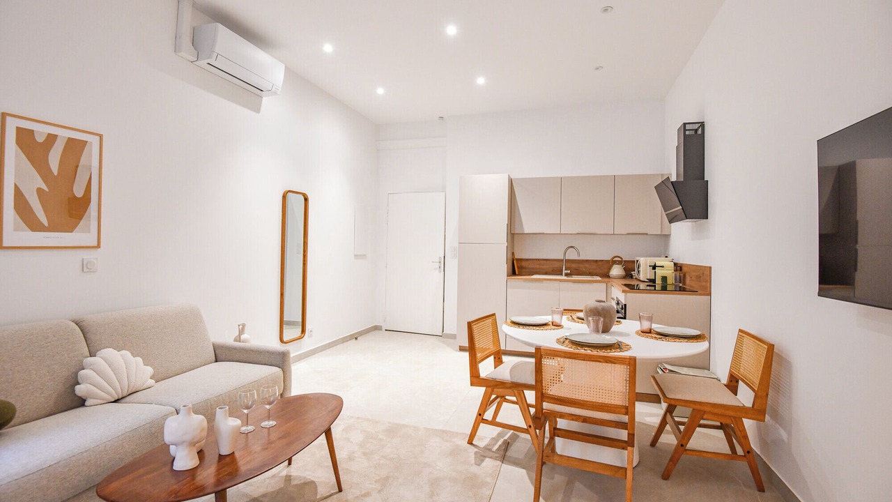 Photo of Livingroom in 1st Arrondissement