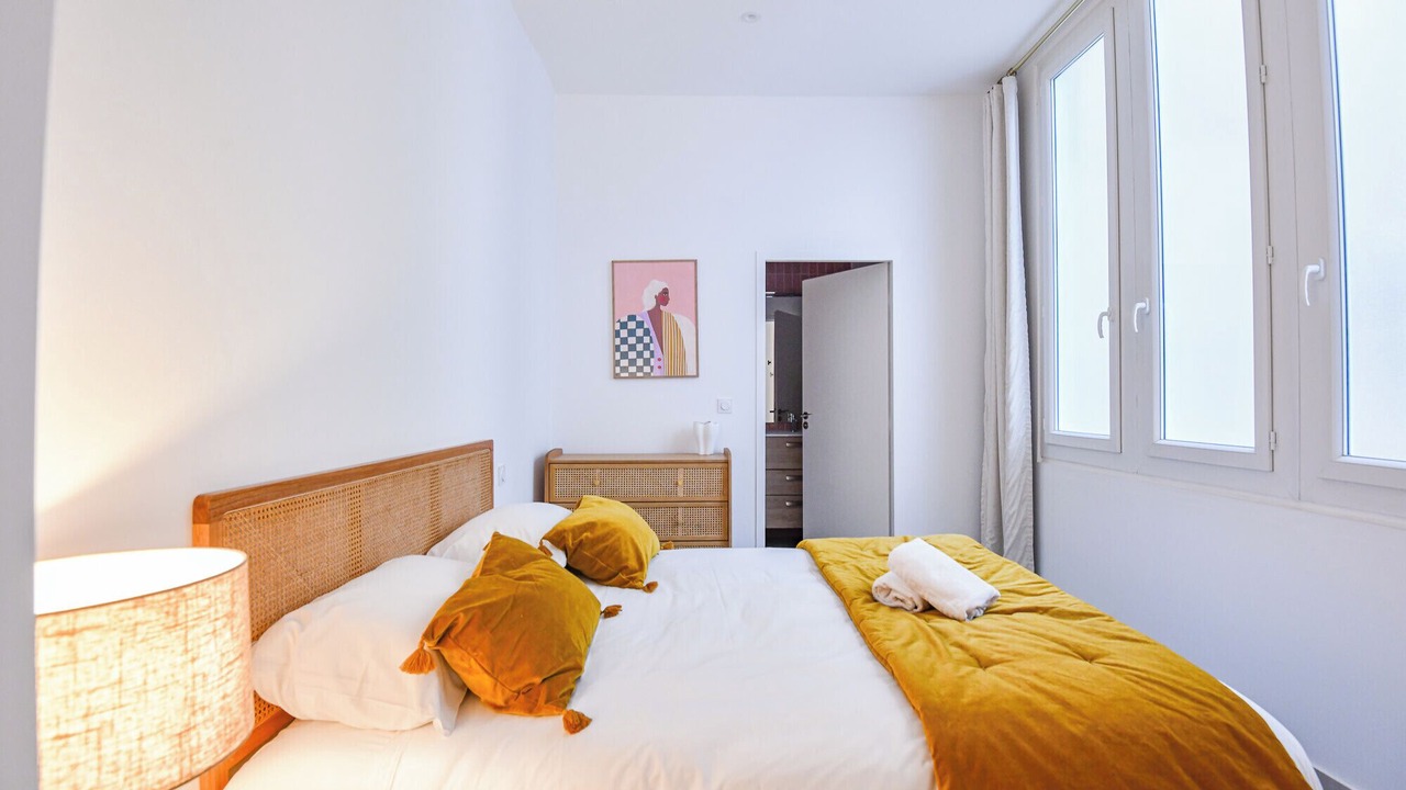 Photo of Bedroom in 1st Arrondissement