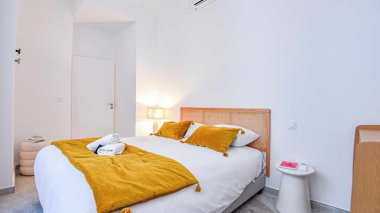 Photo of Bedroom in 1st Arrondissement