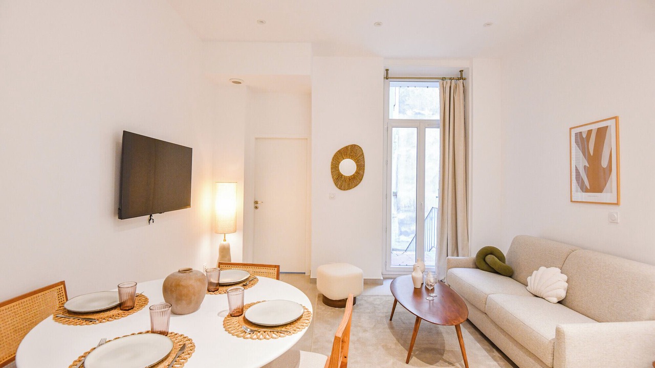 Photo of Livingroom in 1st Arrondissement