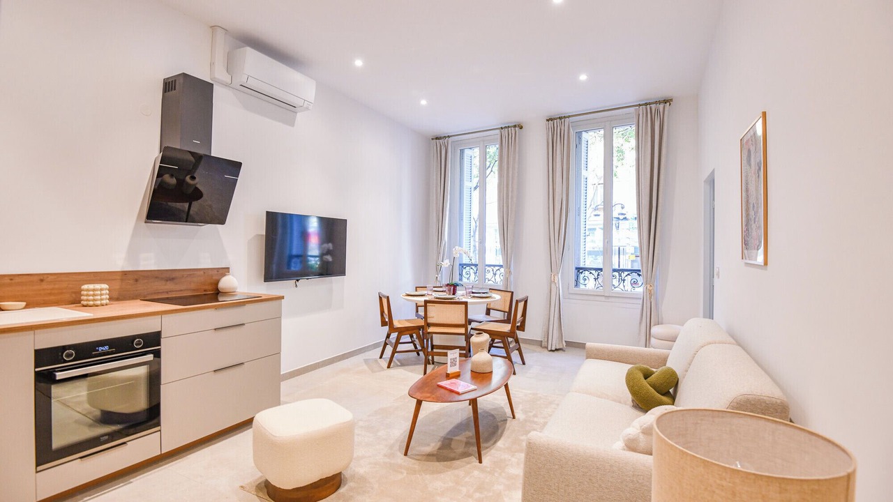 Photo of Livingroom in 1st Arrondissement