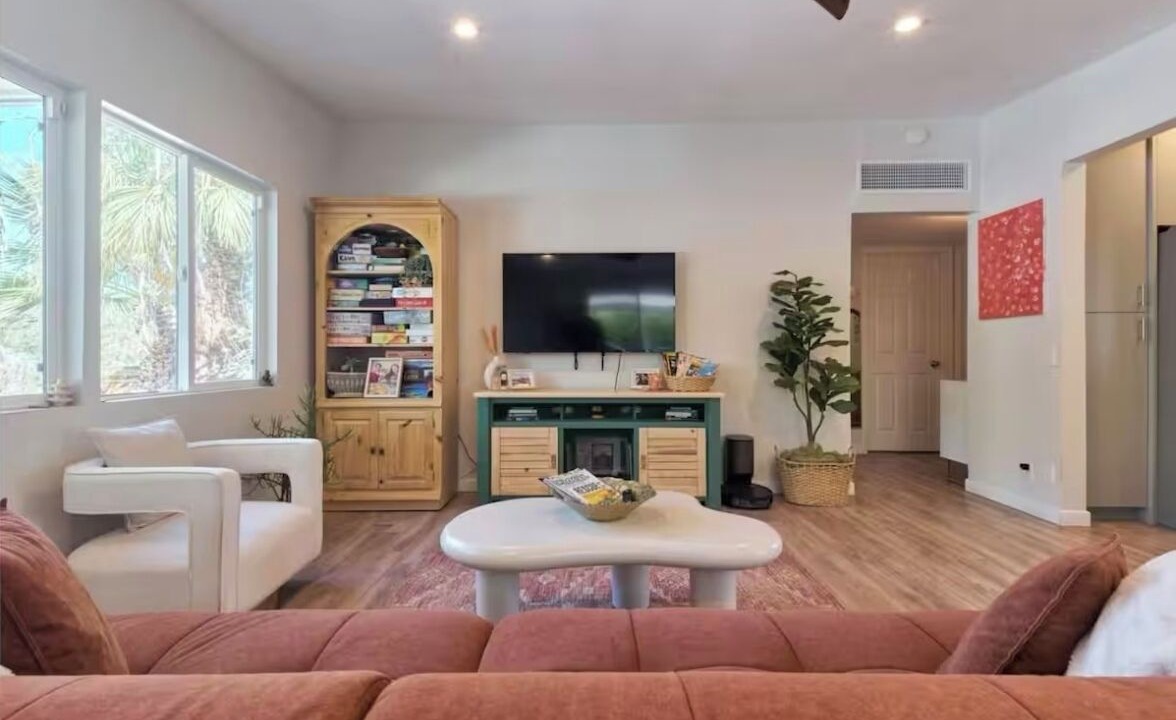 Photo of Livingroom in Cathedral City Cove