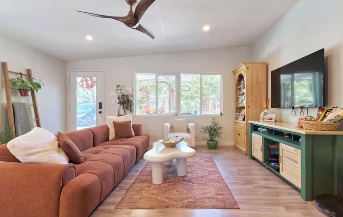 Photo of Livingroom in Cathedral City Cove