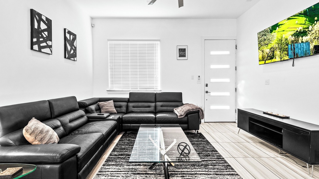 Photo of Livingroom in Biggs Field