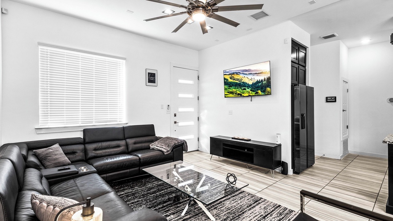 Photo of Livingroom in Biggs Field