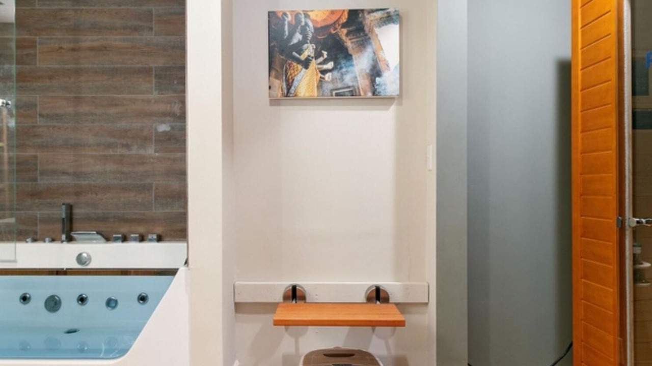 Photo of Bathroom in College Park