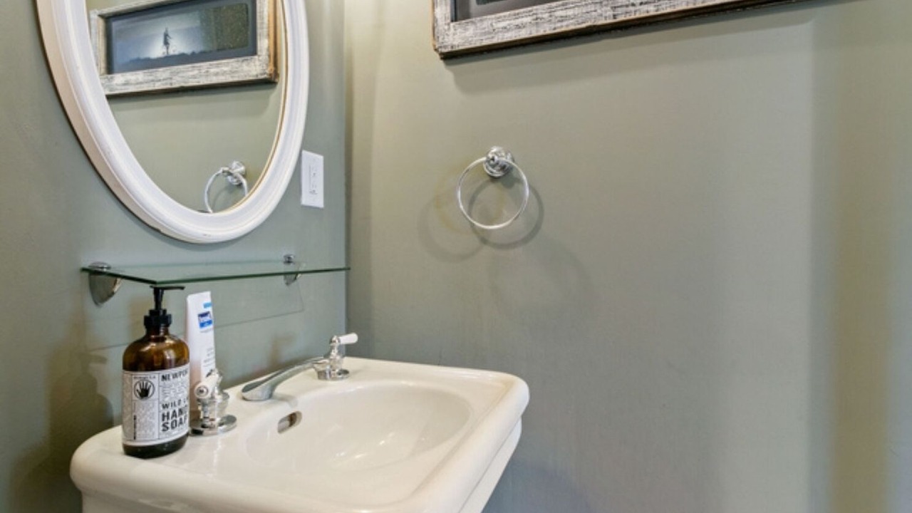 Photo of Bathroom in College Park