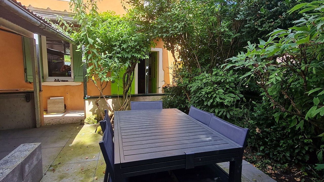 Photo of Outdoor in Belleville