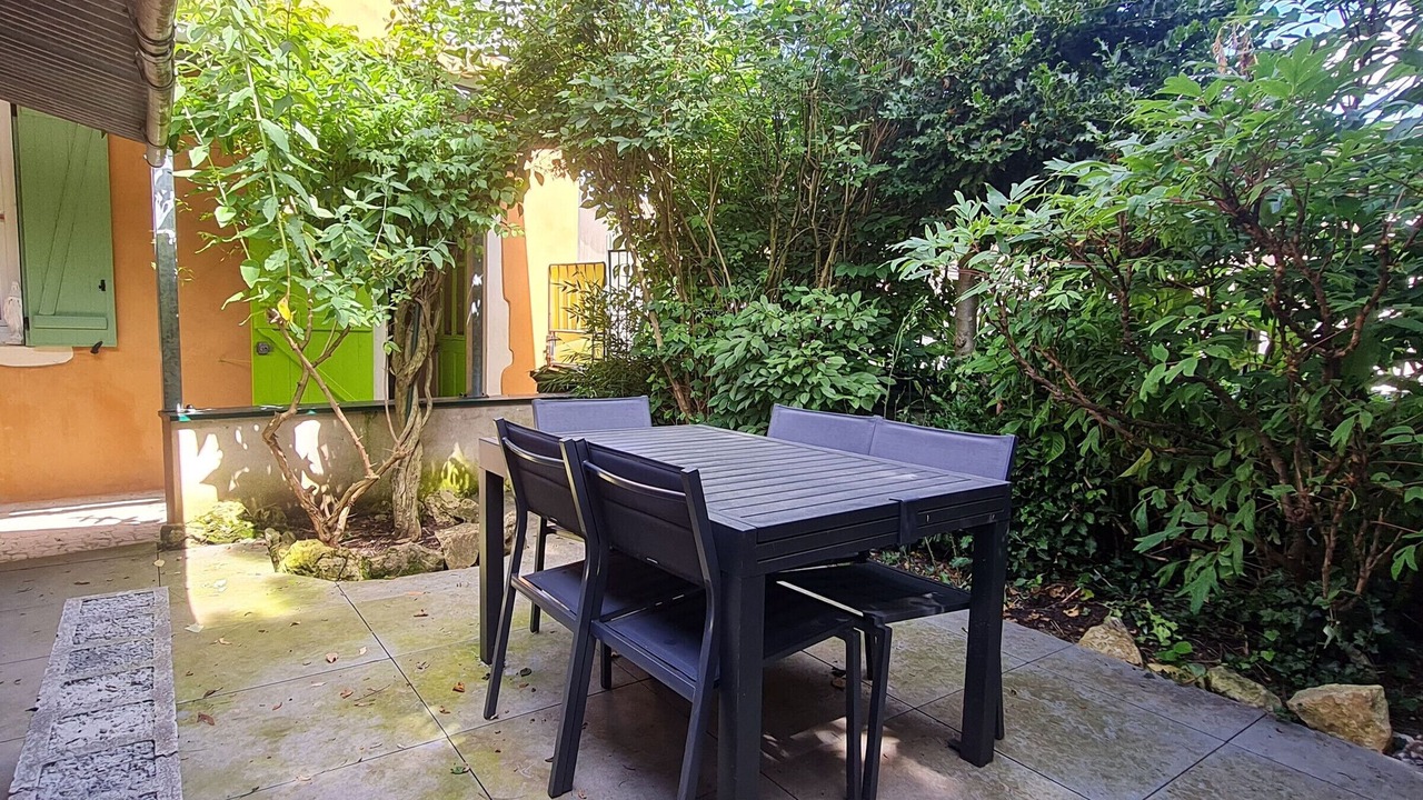 Photo of Outdoor in Belleville