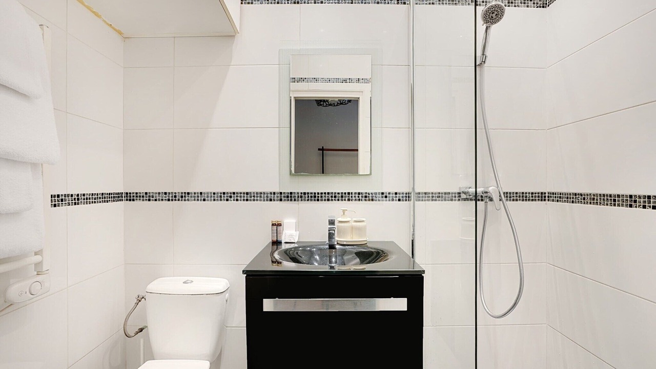 Photo of Bathroom in Hopital Saint-Louis