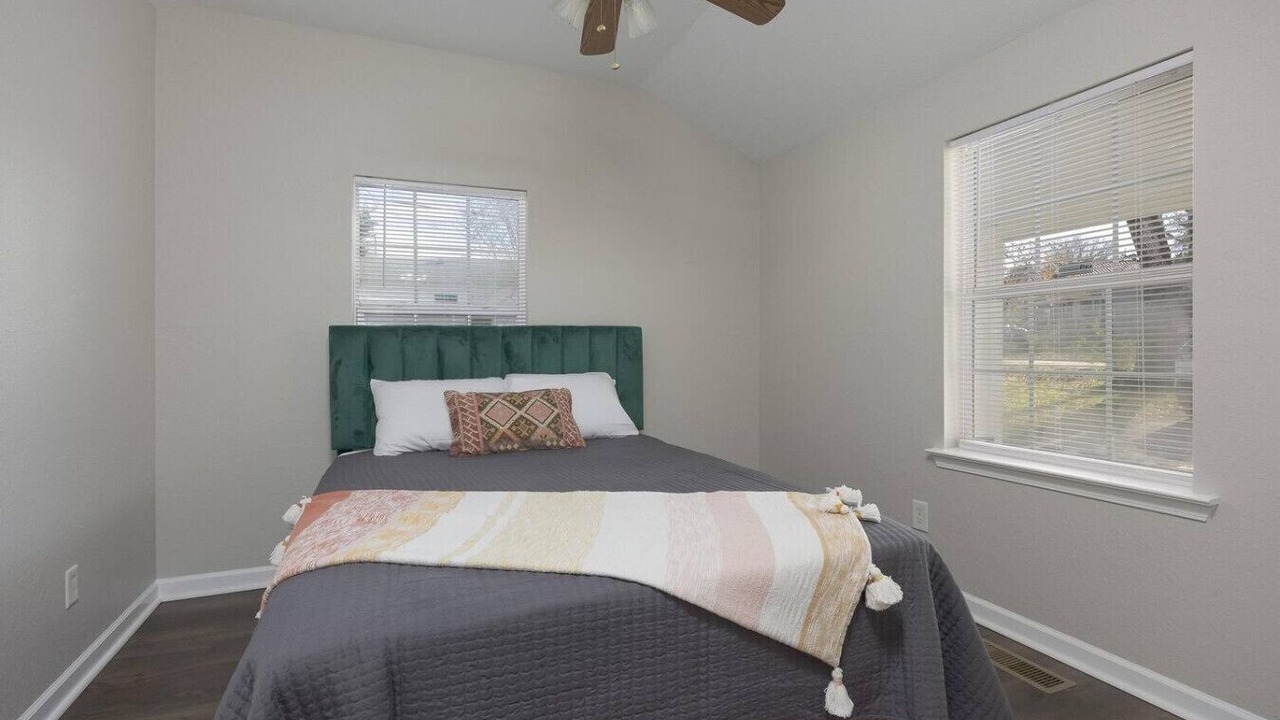 Photo of Bedroom in Rossville