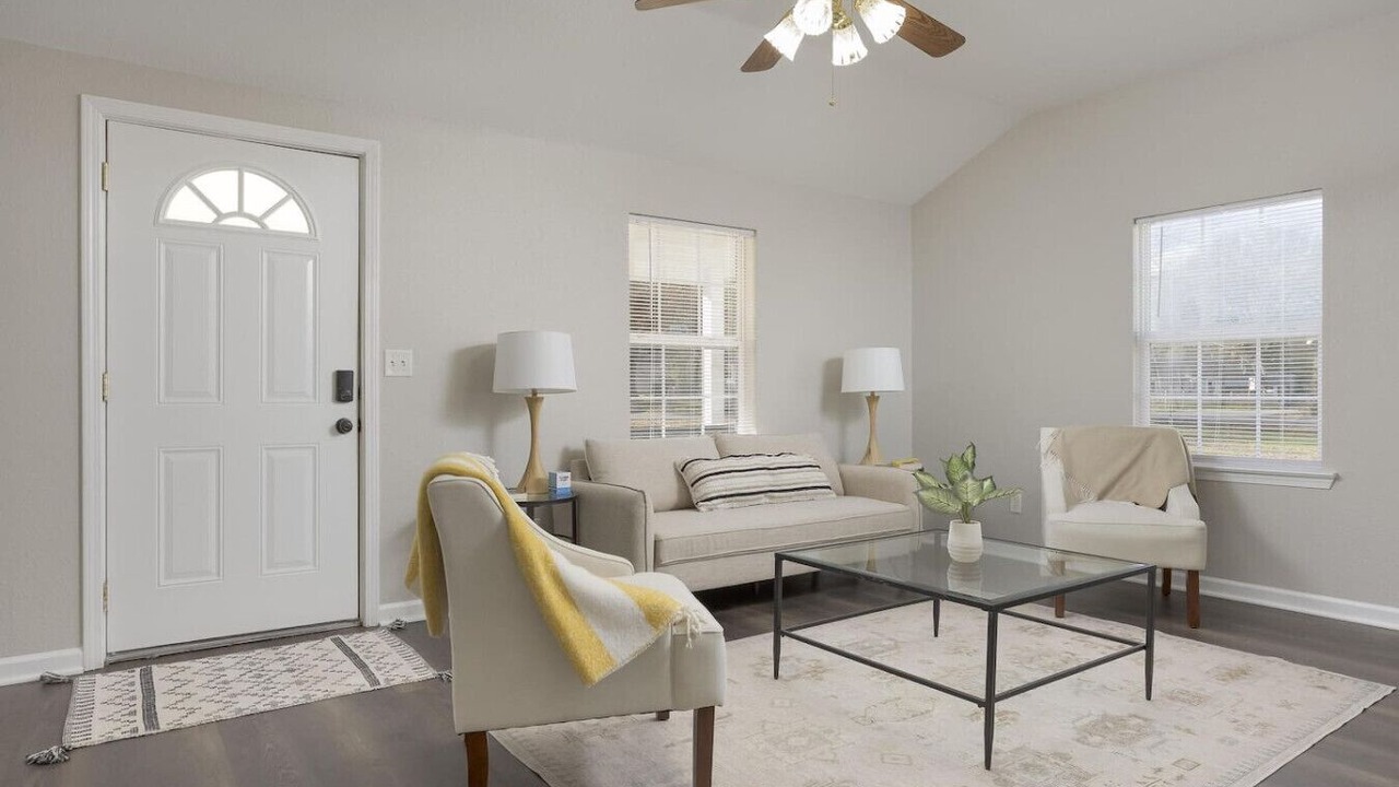 Photo of Livingroom in Rossville