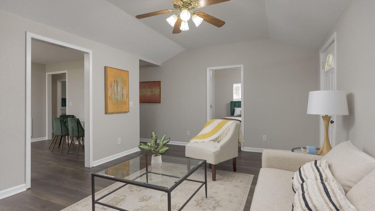 Photo of Livingroom in Rossville