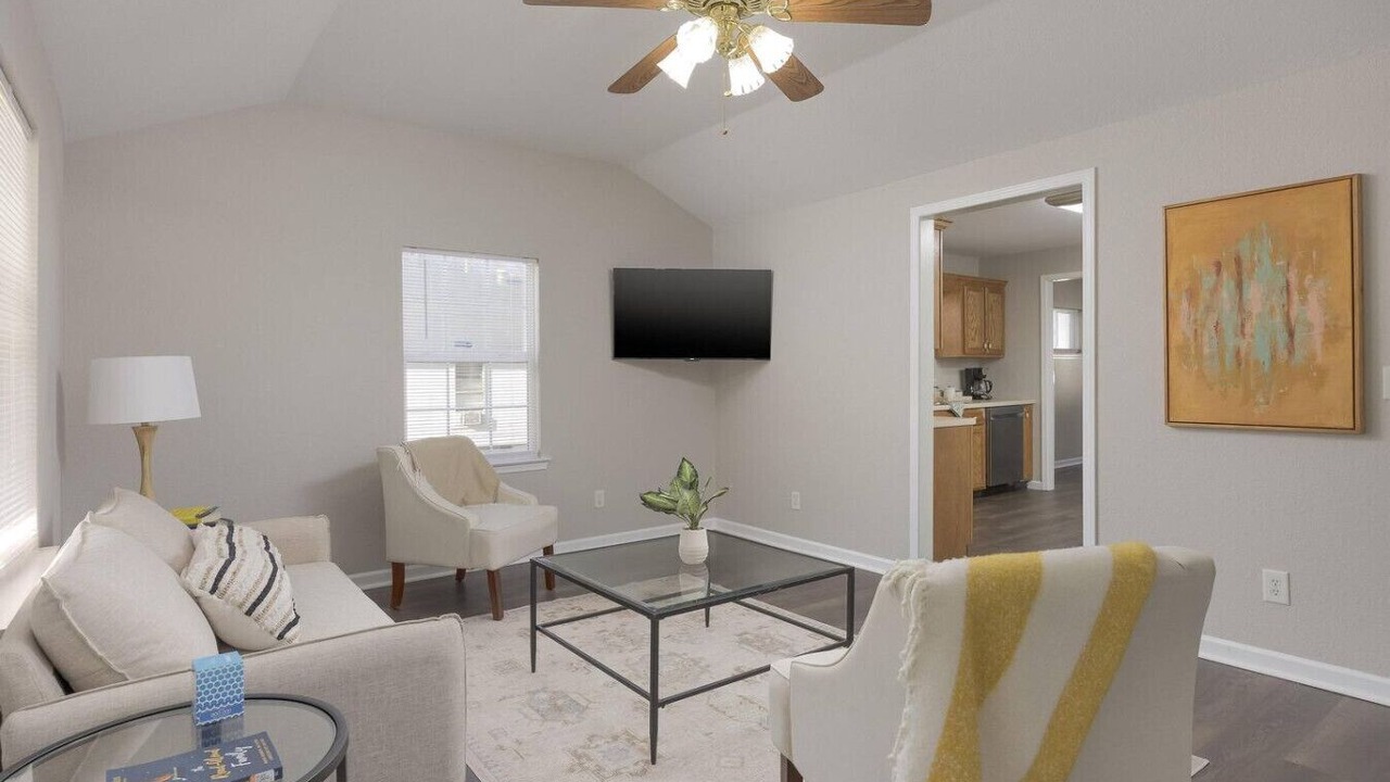 Photo of Livingroom in Rossville