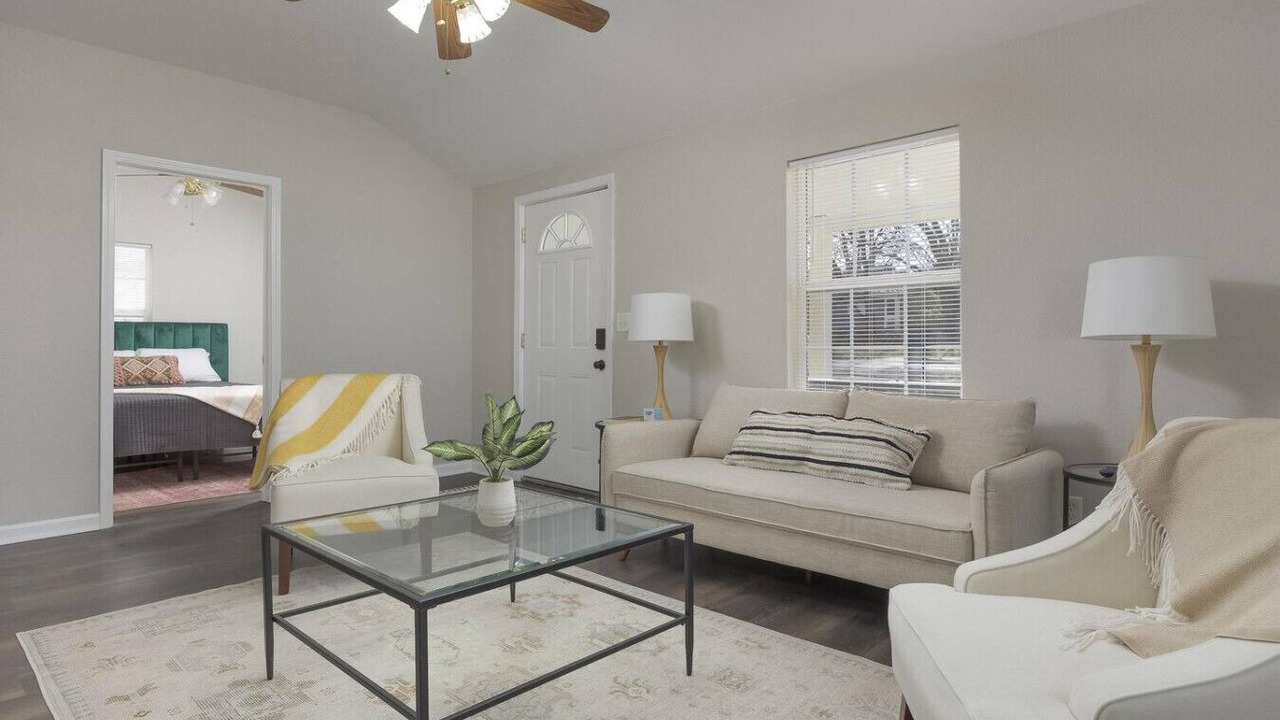 Photo of Livingroom in Rossville