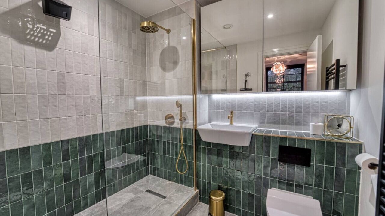 Photo of Bathroom in Convention Quarter