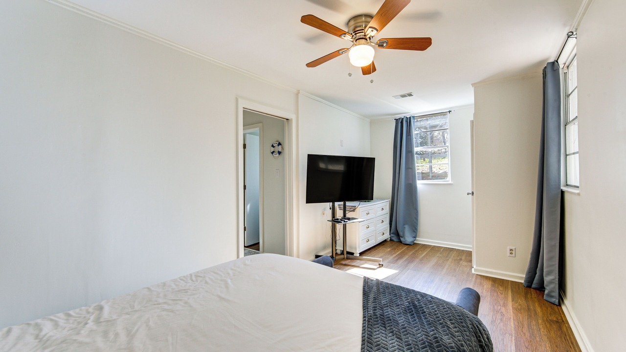 Photo of Bedroom in Flint