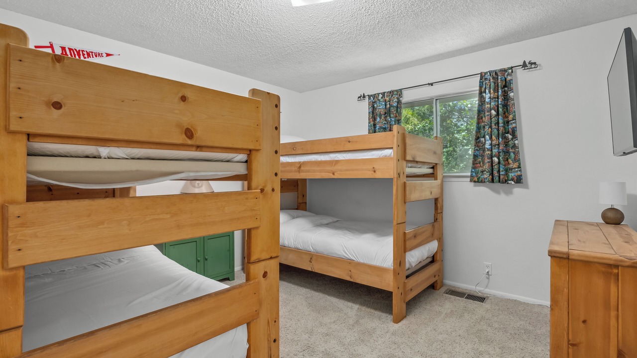 Photo of Bedroom in Oakhurst