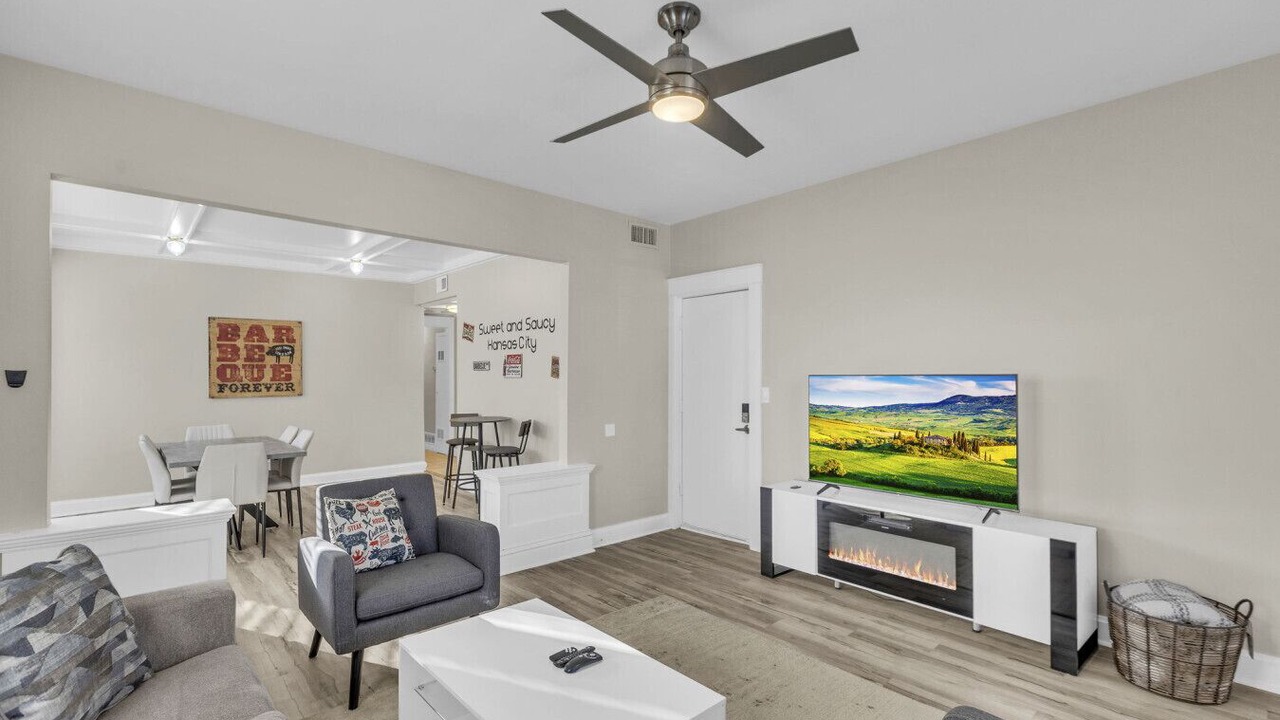 Photo of Livingroom in South Hyde Park