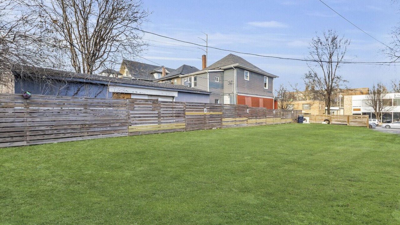 Photo of Outdoor in South Hyde Park