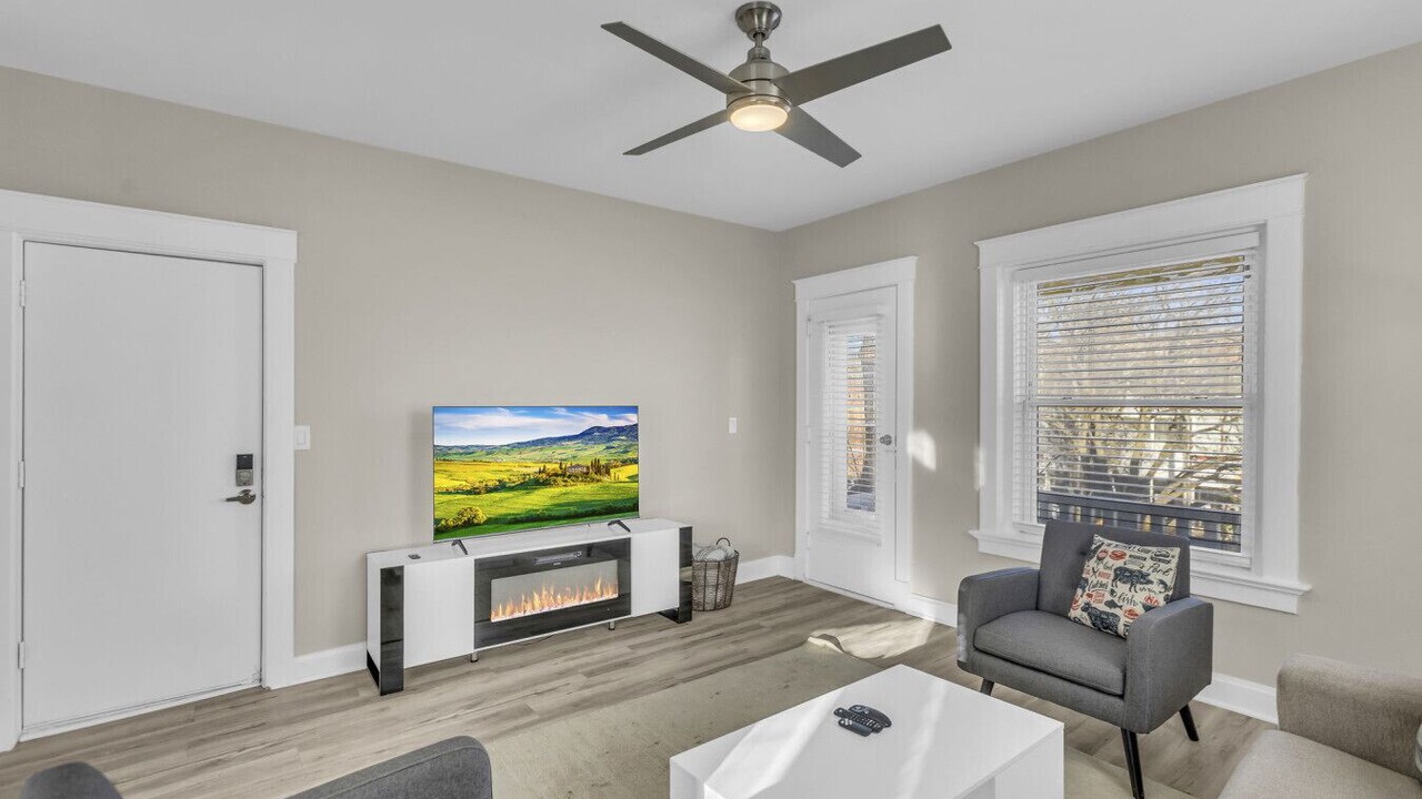 Photo of Livingroom in South Hyde Park