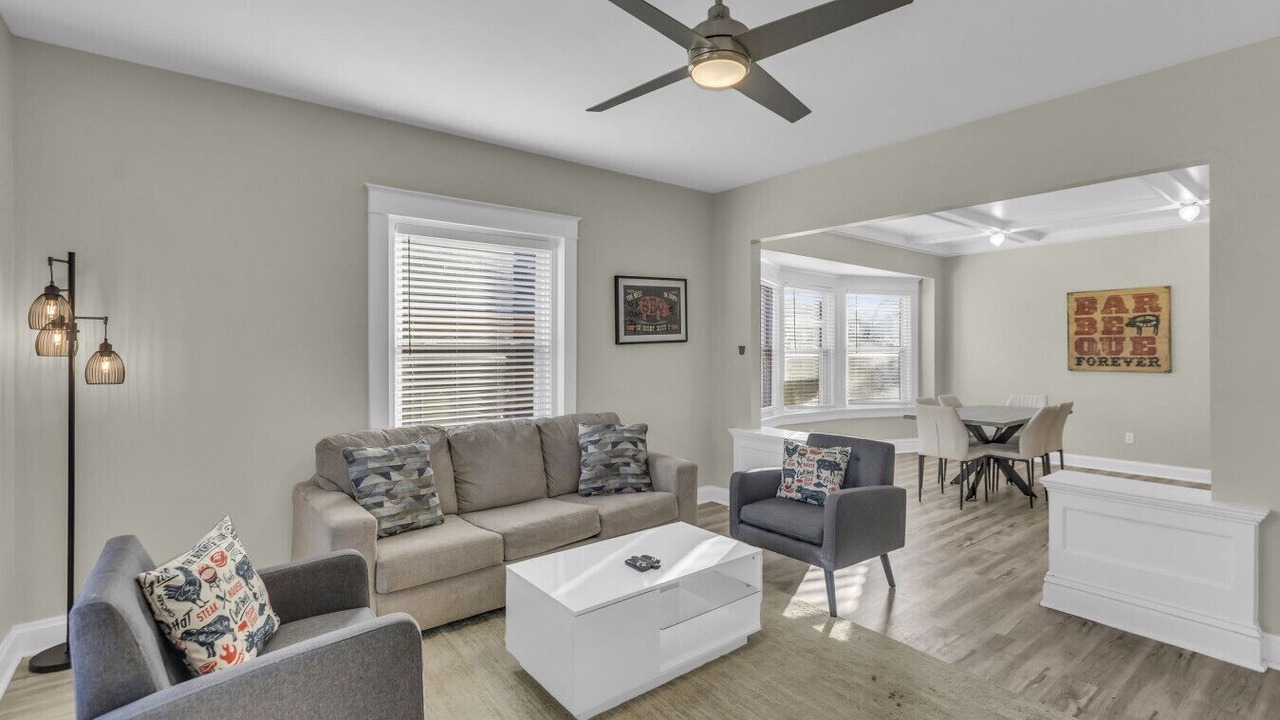Photo of Livingroom in South Hyde Park