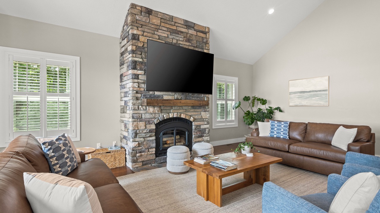 Photo of Livingroom in Suttons Bay