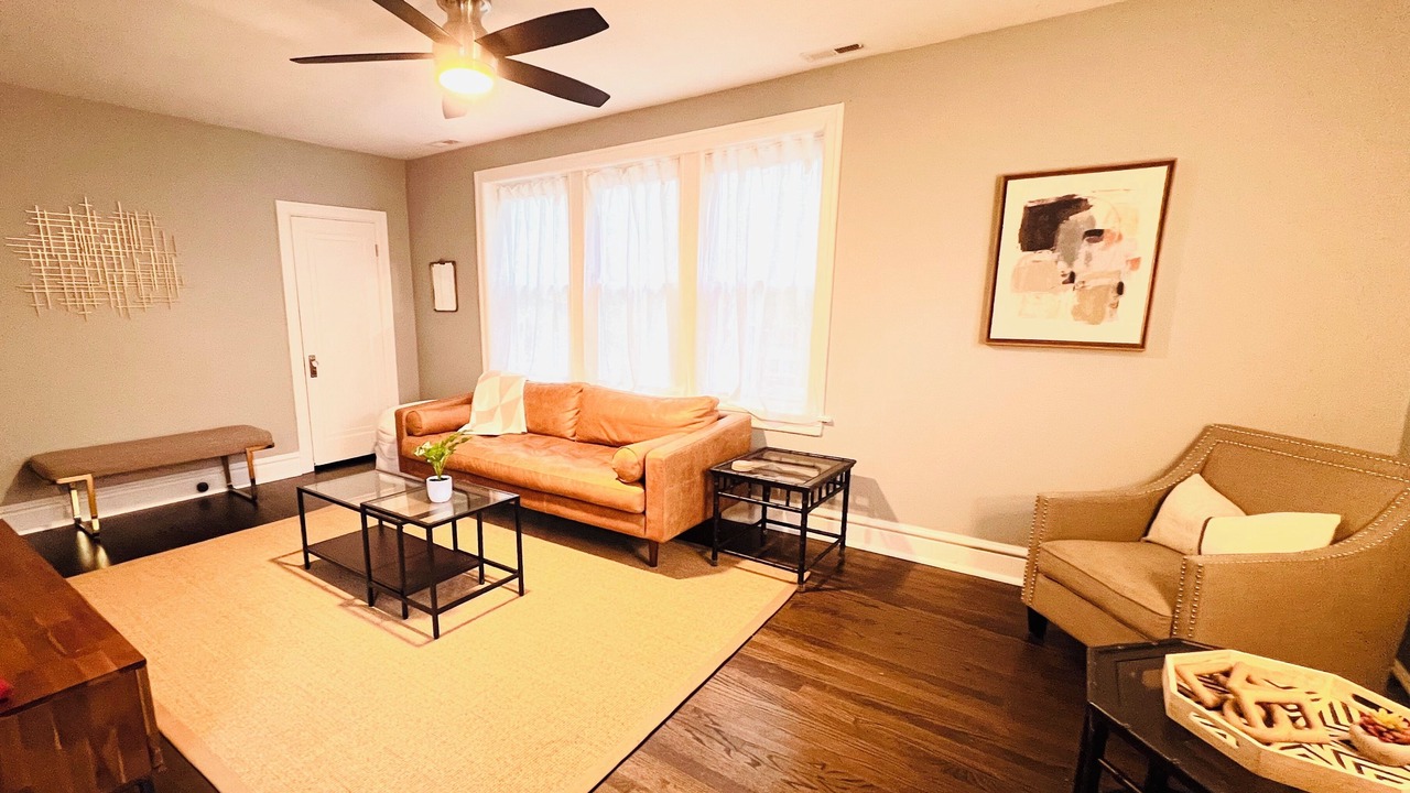 Photo of Livingroom in University City