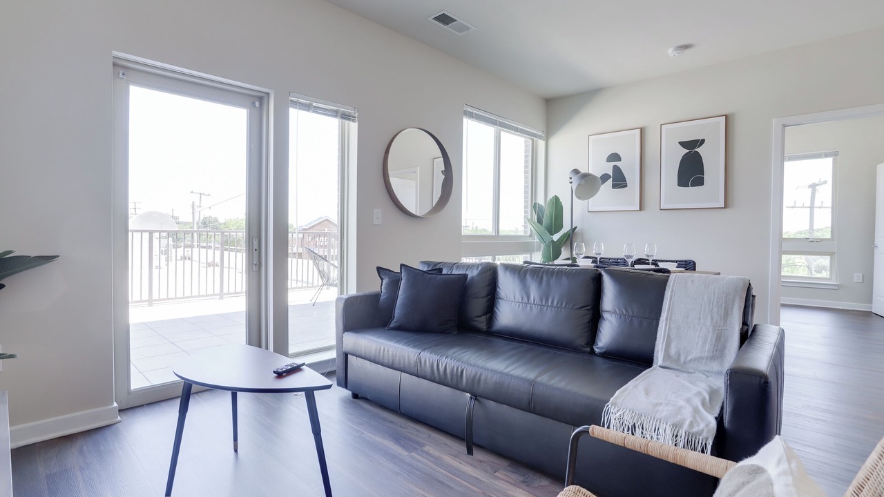 Photo of Livingroom in Jefferson Manor