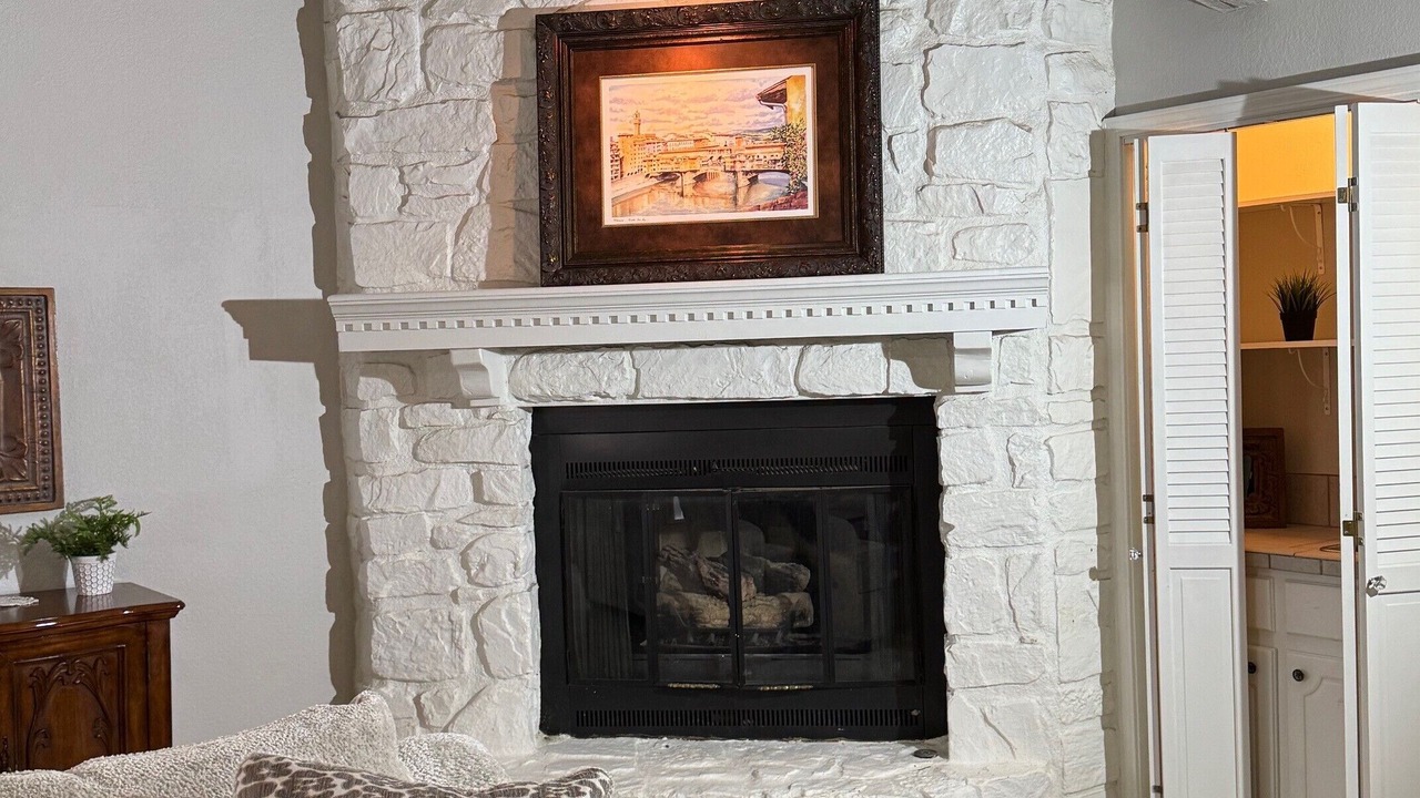 Photo of Bedroom in Sand Springs