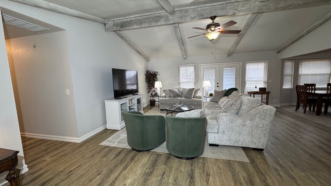 Photo of Livingroom in Sand Springs