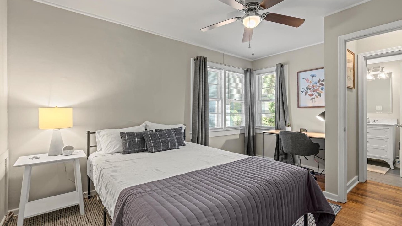 Photo of Bedroom in Historic District